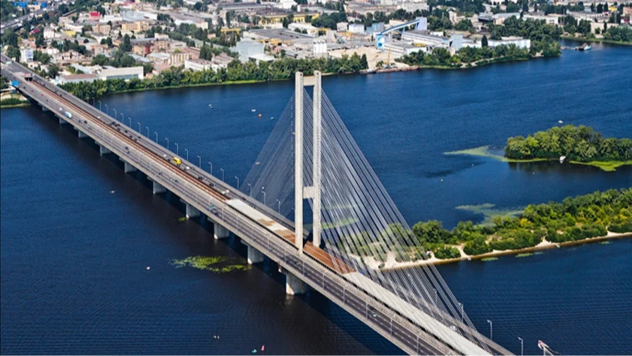 Перекритий Південний міст у Києві та затори на магістралях після нічних ударів 2 жовтня