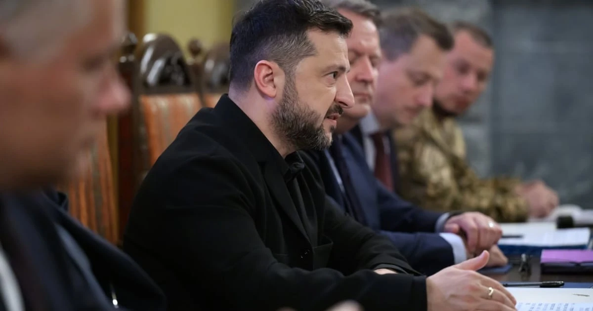 Пожежа на нафтопереробному заводі (скриншот з відео, за підписом ТСН)